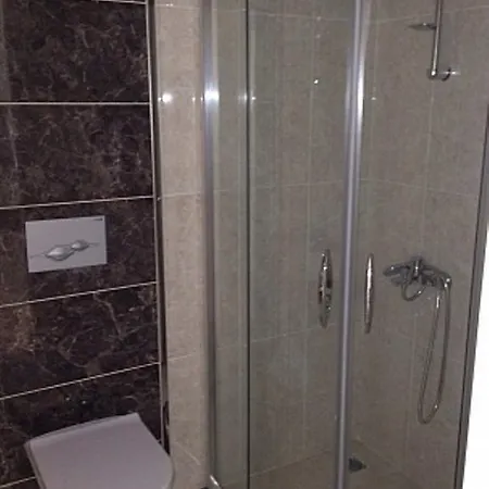 Prince Garden Apartman *
